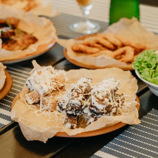 Чесночные гренки с сыром пармезан